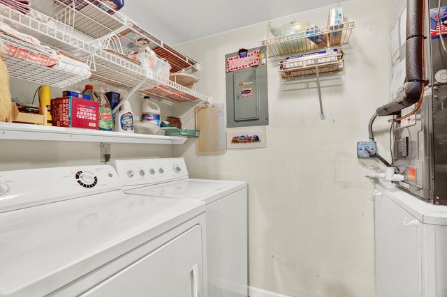 338 Knotty Pine Circle D-1, Greenacres, FL 33463