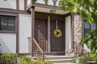 609 Mark Twain Way, Mahwah, NJ 07430