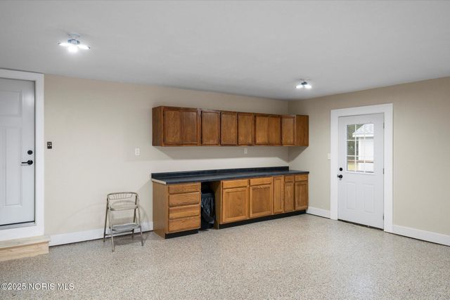 6388 Weckerly Road, Whitehouse, OH 43571