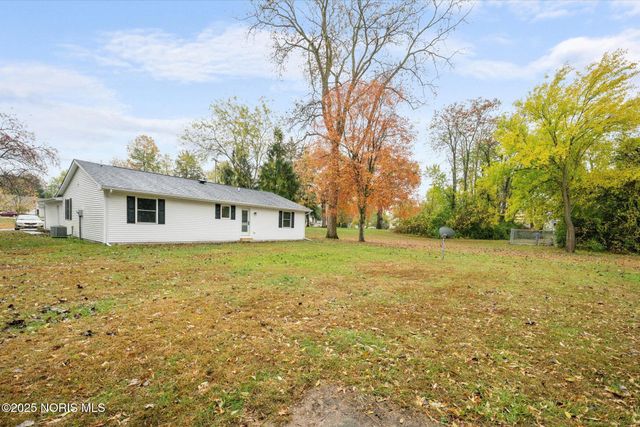 6388 Weckerly Road, Whitehouse, OH 43571
