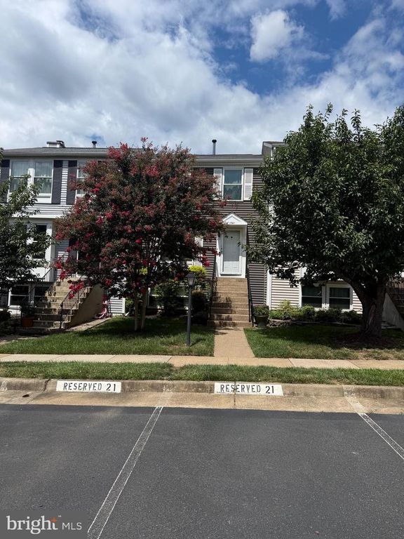 1741 SUNDANCE DR, Reston, VA 20194