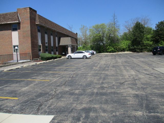 3510 Hobson Road, Woodridge, IL 60517