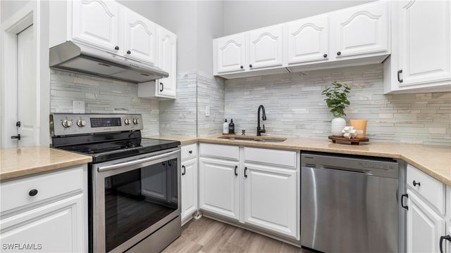 250 17th ST NW, Naples, FL 34120