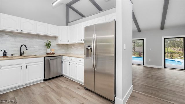 250 17th ST NW, Naples, FL 34120