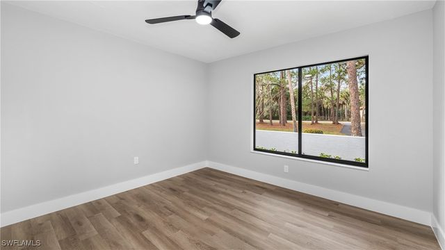 250 17th ST NW, Naples, FL 34120