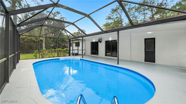 250 17th ST NW, Naples, FL 34120