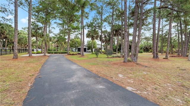 250 17th ST NW, Naples, FL 34120