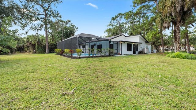 250 17th ST NW, Naples, FL 34120