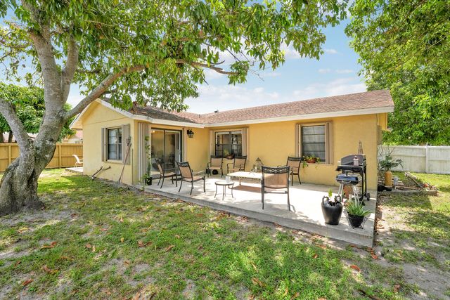 9235 Saddlecreek Drive, Boca Raton, FL 33496