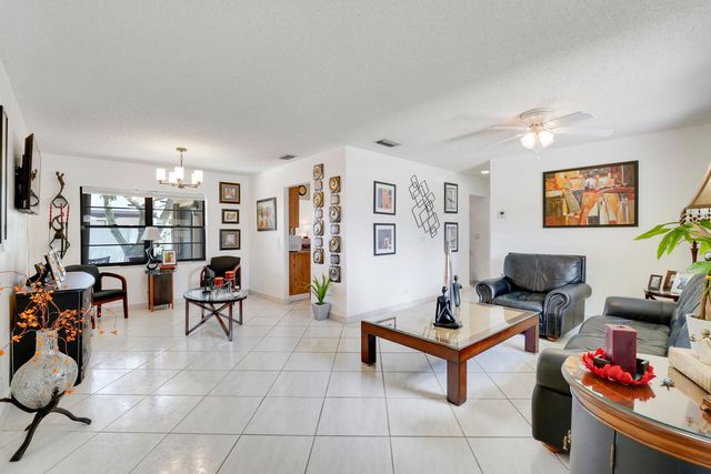 9235 Saddlecreek Drive, Boca Raton, FL 33496