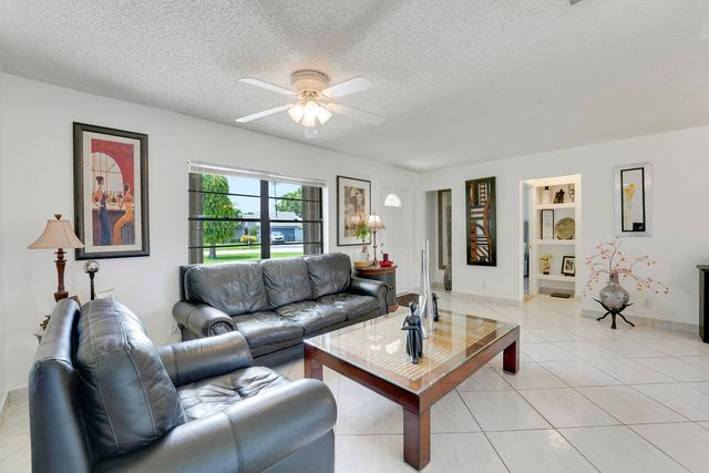 9235 Saddlecreek Drive, Boca Raton, FL 33496