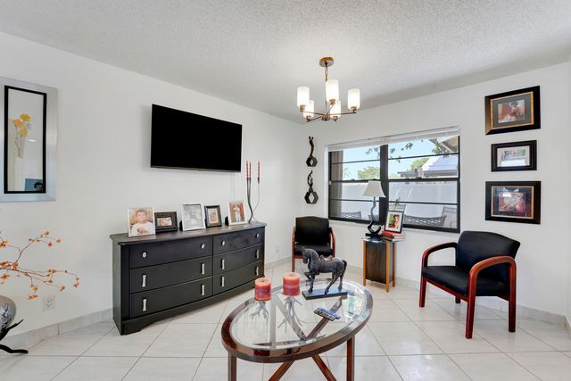 9235 Saddlecreek Drive, Boca Raton, FL 33496