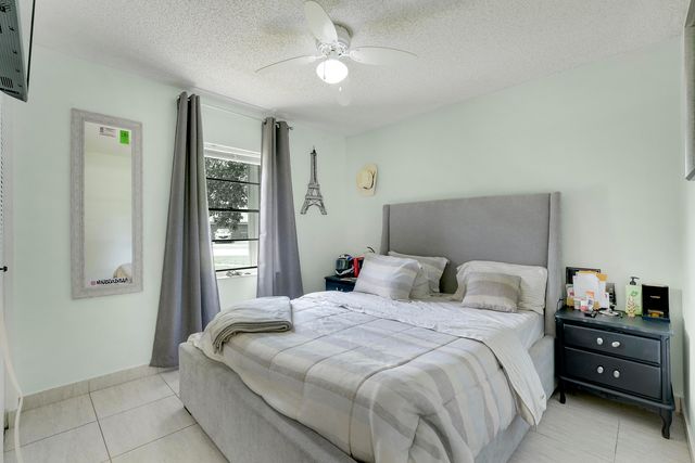 9235 Saddlecreek Drive, Boca Raton, FL 33496