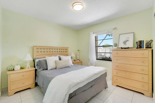 9235 Saddlecreek Drive, Boca Raton, FL 33496