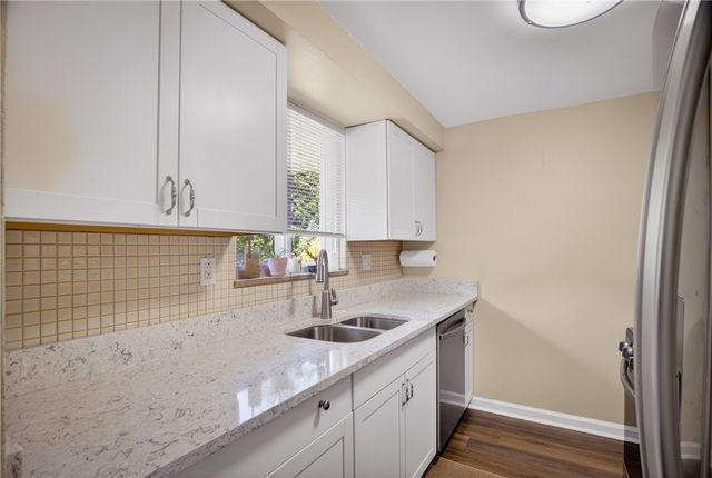 941 Logan Rd, Bethel Park, PA 15102