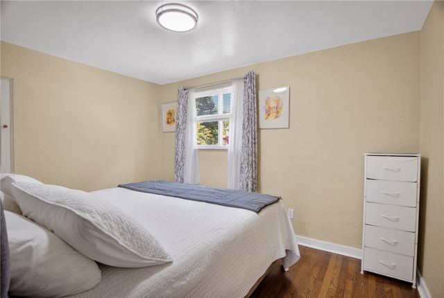 941 Logan Rd, Bethel Park, PA 15102