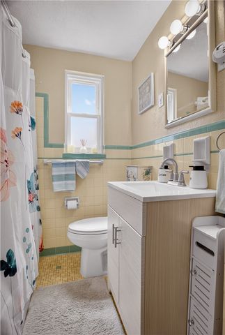 941 Logan Rd, Bethel Park, PA 15102