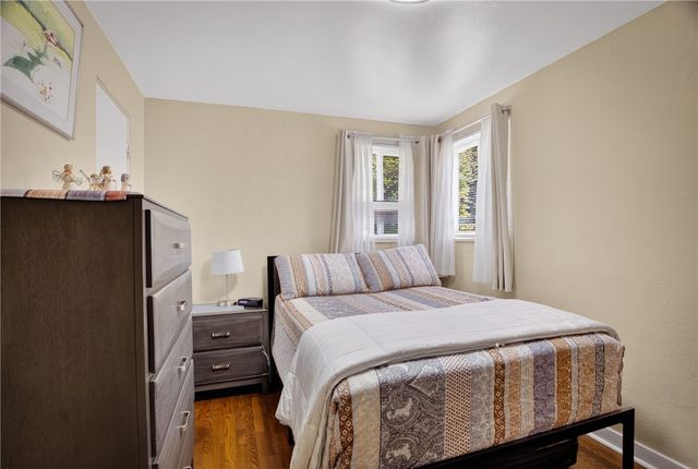941 Logan Rd, Bethel Park, PA 15102