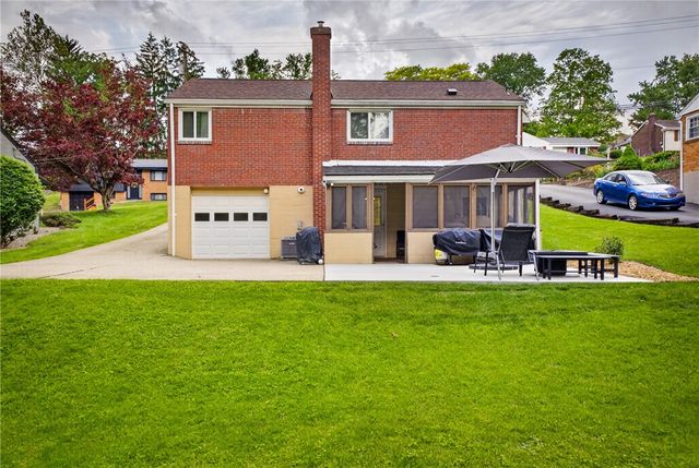 941 Logan Rd, Bethel Park, PA 15102