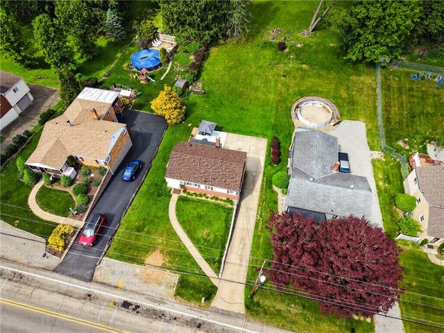 941 Logan Rd, Bethel Park, PA 15102