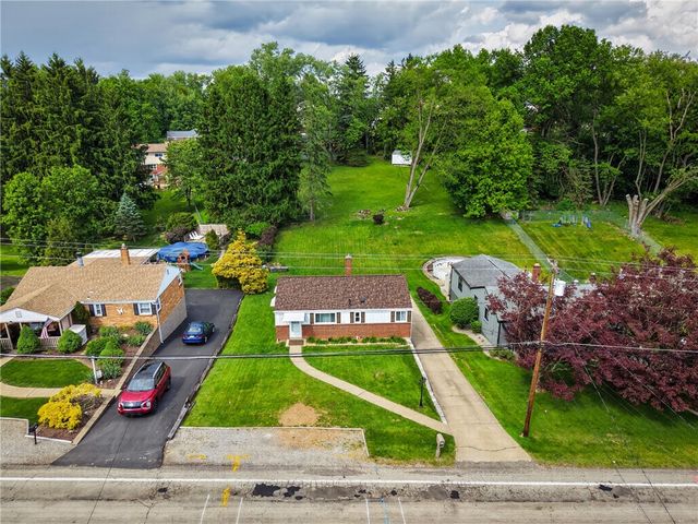 941 Logan Rd, Bethel Park, PA 15102