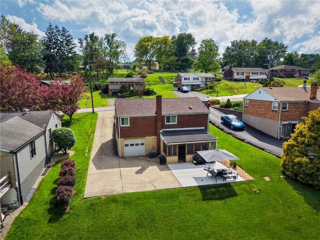 941 Logan Rd, Bethel Park, PA 15102