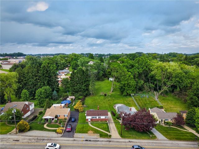 941 Logan Rd, Bethel Park, PA 15102