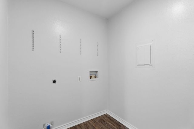 801 Sunset Dr, Overton, TX 75684