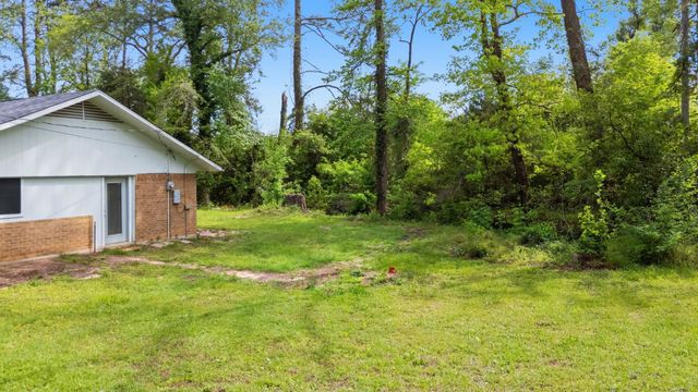 801 Sunset Dr, Overton, TX 75684