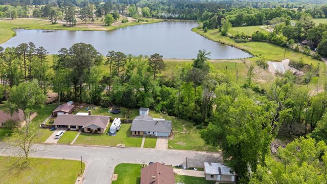 801 Sunset Dr, Overton, TX 75684