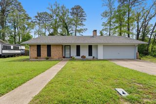 801 Sunset Dr, Overton, TX 75684