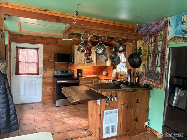 1723 Elizabeth Avenue, Bremerton, WA 98337