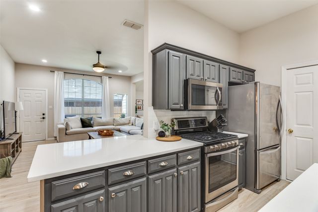 6817 Beverly Glen Drive, Fort Worth, TX 76132