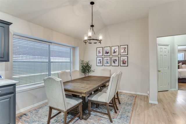 6817 Beverly Glen Drive, Fort Worth, TX 76132