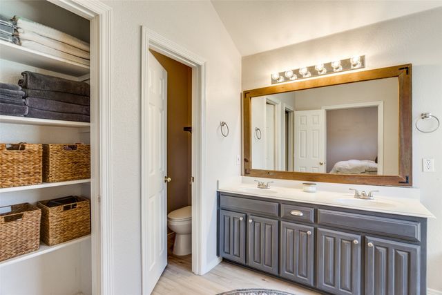 6817 Beverly Glen Drive, Fort Worth, TX 76132