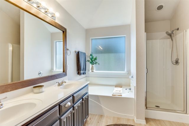 6817 Beverly Glen Drive, Fort Worth, TX 76132
