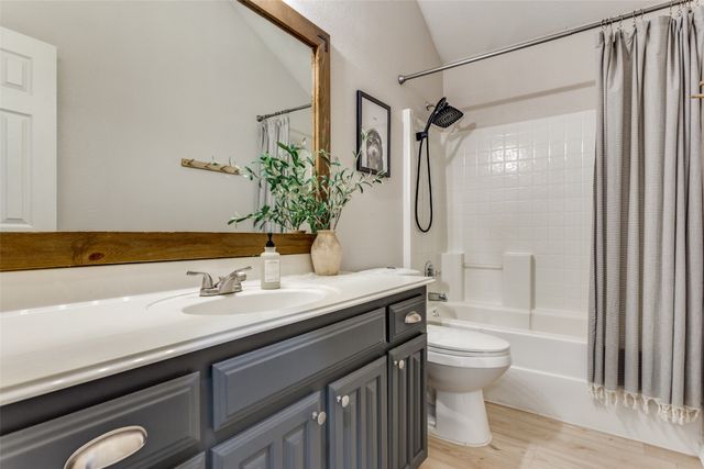 6817 Beverly Glen Drive, Fort Worth, TX 76132
