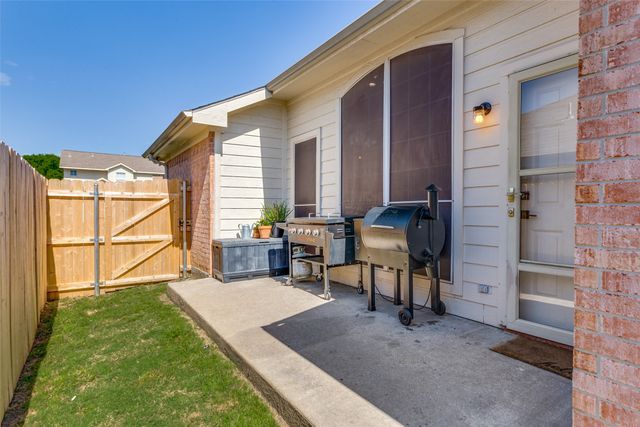 6817 Beverly Glen Drive, Fort Worth, TX 76132