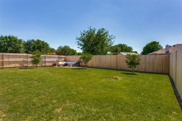6817 Beverly Glen Drive, Fort Worth, TX 76132