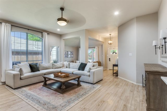 6817 Beverly Glen Drive, Fort Worth, TX 76132