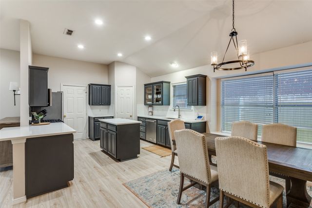6817 Beverly Glen Drive, Fort Worth, TX 76132