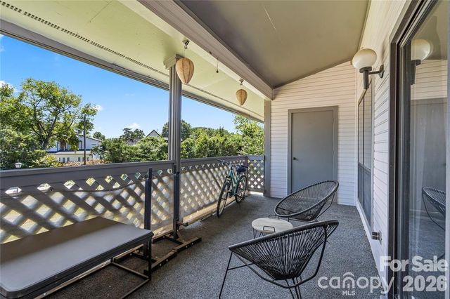 5870 Harris Grove Lane, Charlotte, NC 28212