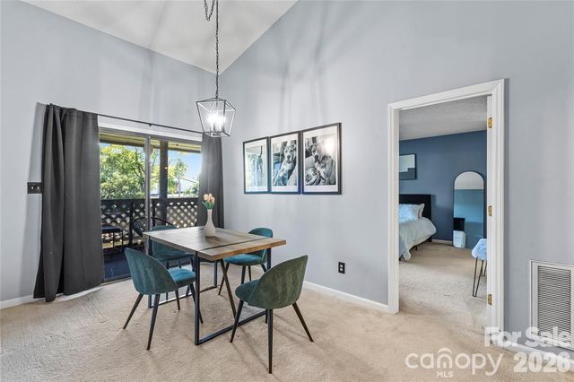 5870 Harris Grove Lane, Charlotte, NC 28212