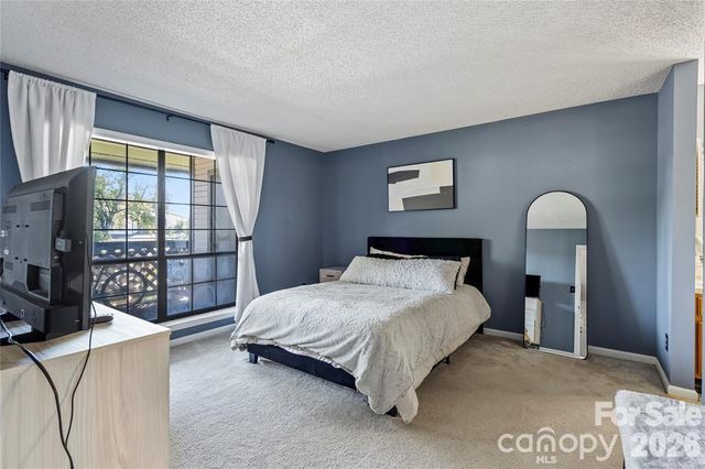 5870 Harris Grove Lane, Charlotte, NC 28212