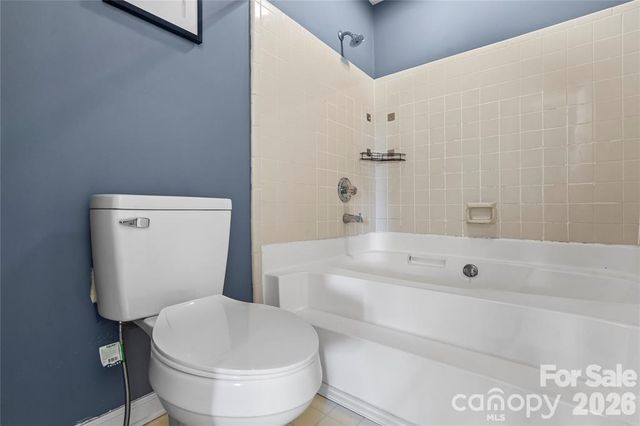 5870 Harris Grove Lane, Charlotte, NC 28212