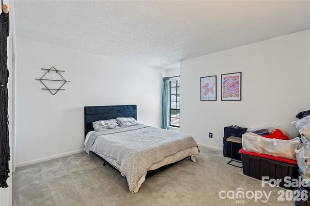 5870 Harris Grove Lane, Charlotte, NC 28212