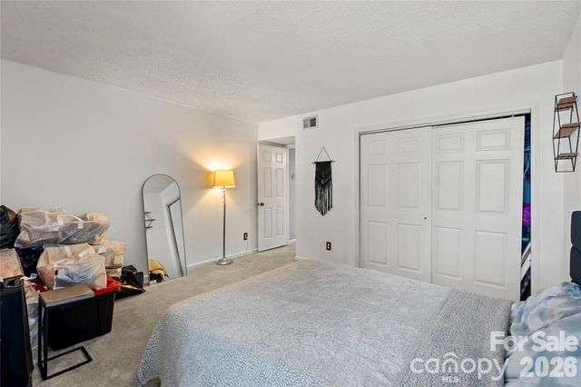 5870 Harris Grove Lane, Charlotte, NC 28212