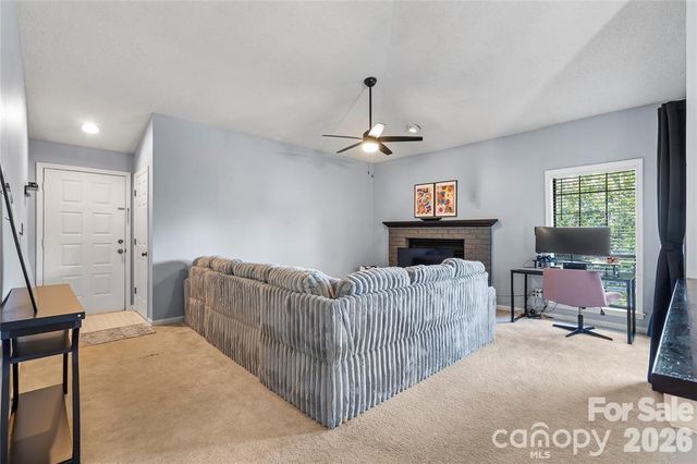 5870 Harris Grove Lane, Charlotte, NC 28212