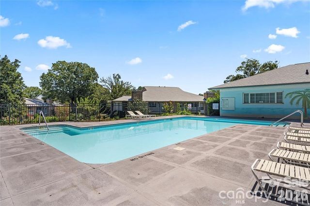 5870 Harris Grove Lane, Charlotte, NC 28212