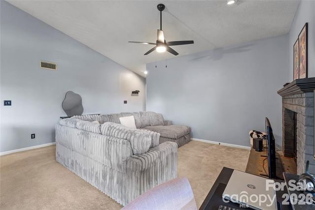 5870 Harris Grove Lane, Charlotte, NC 28212
